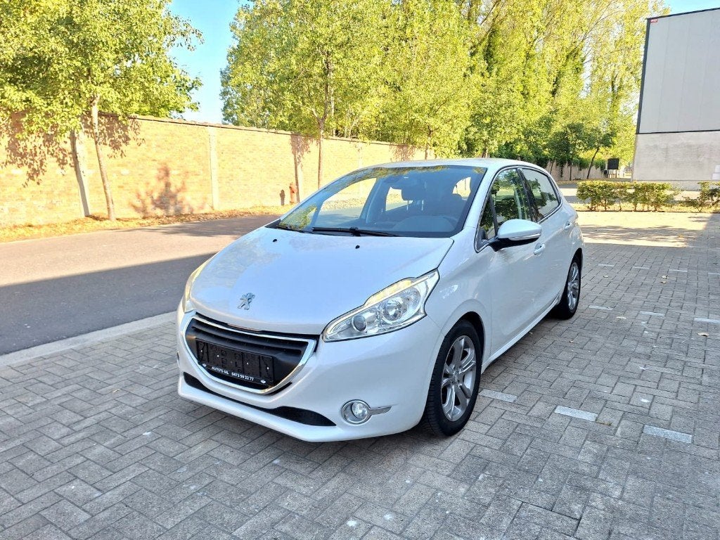 Peugeot 1.2i | 136.000km | Airco, Autos, Peugeot, Euro 5, Achat, Boîte manuelle, Noir