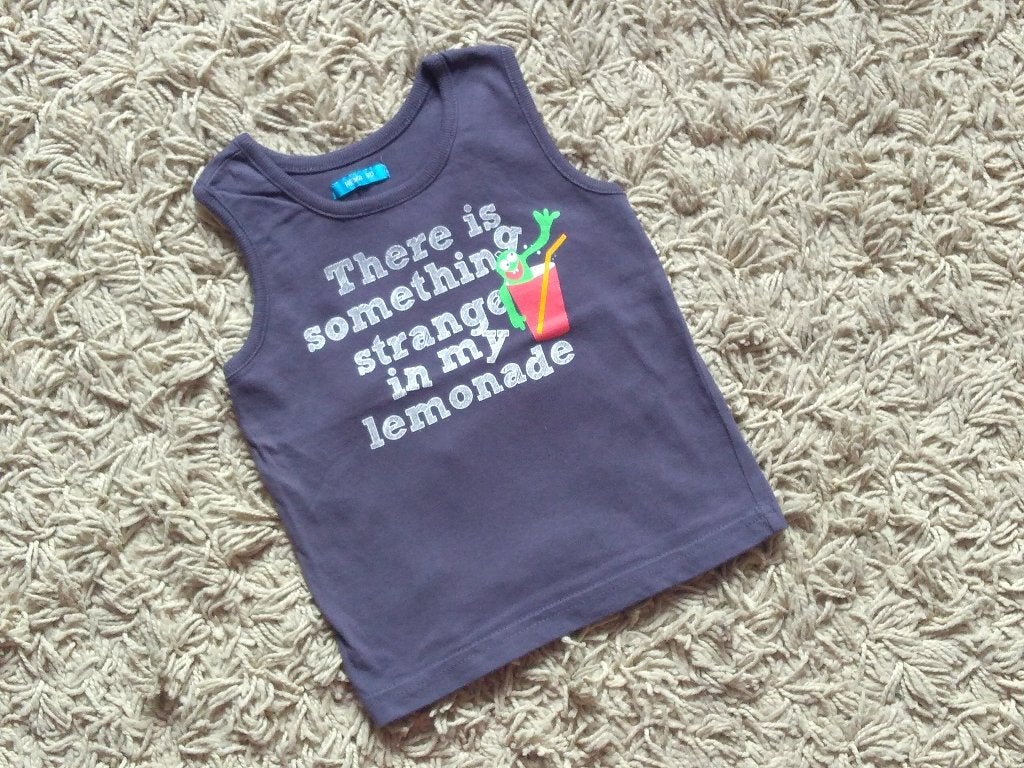 ★ M80 - T-shirt zonder mouwen, Kinderen en Baby's, Ophalen of Verzenden, Zo goed als nieuw, Jongetje, Shirtje of Longsleeve