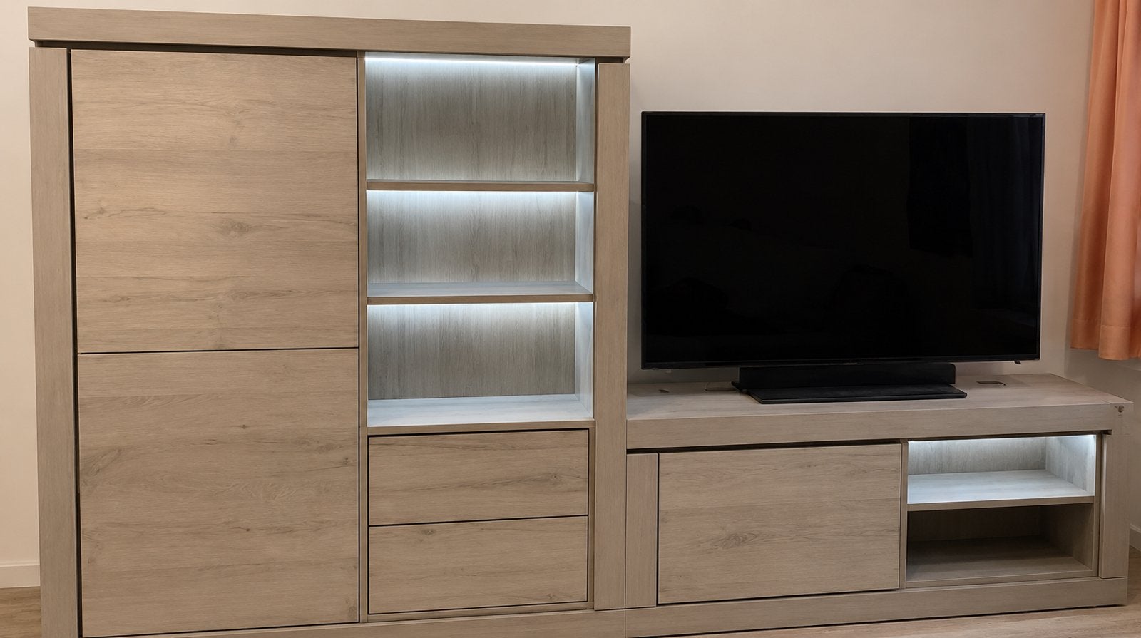 Tv kast en barkast, Ophalen