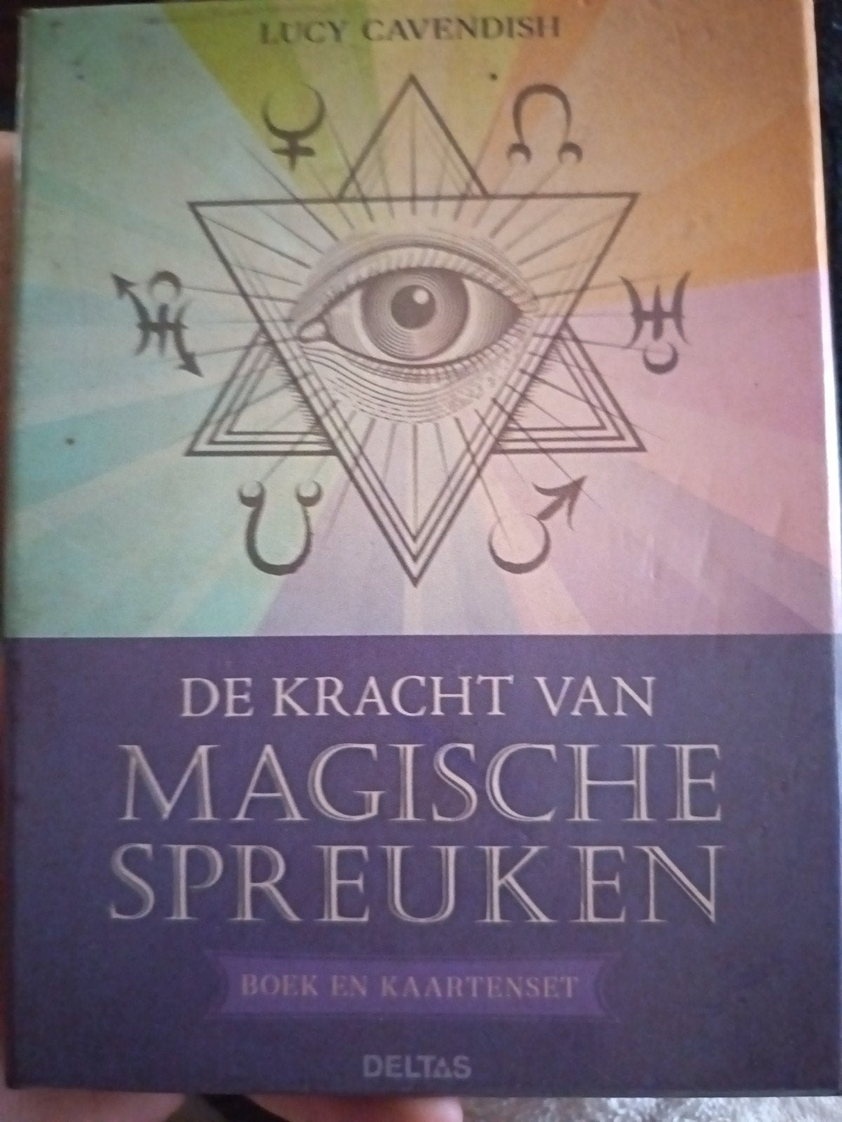 Lucy CAVENDSIH - De kracht van magische spreuken, Enlèvement ou Envoi, Lucy CAVENDSIH