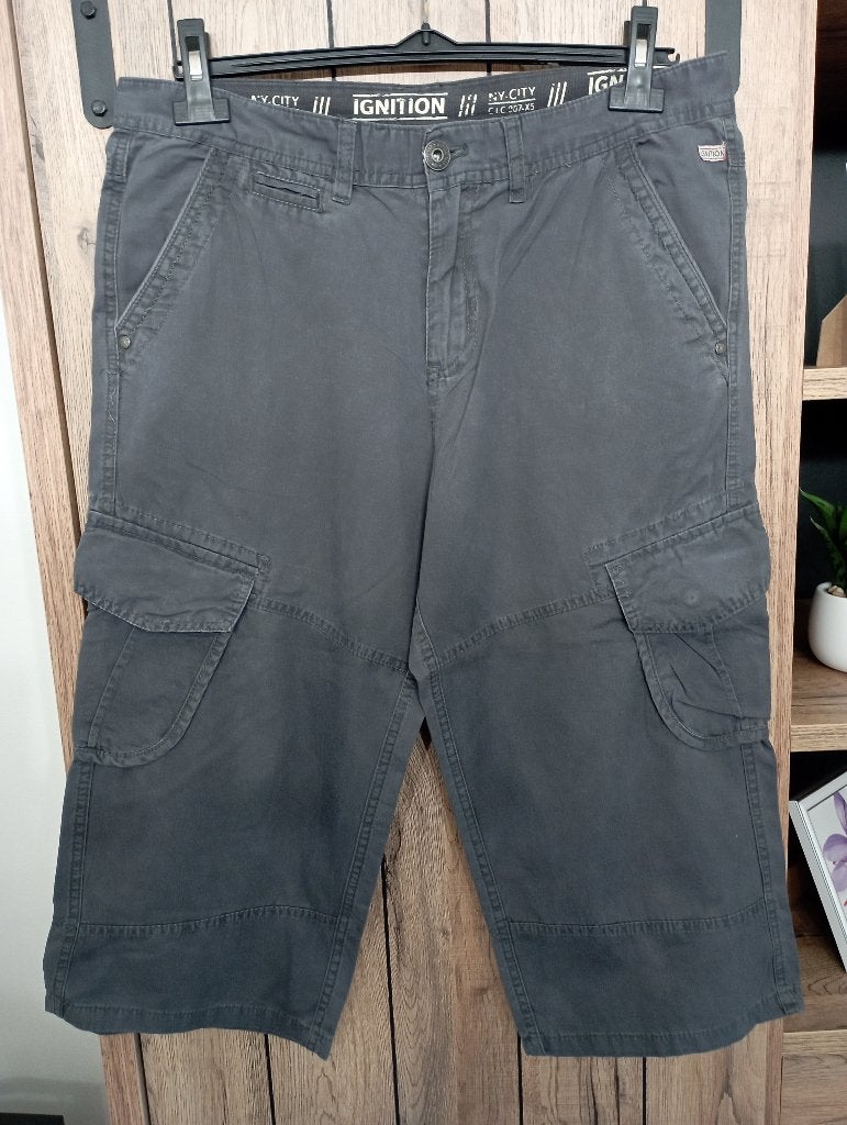 grijze 3/4 broek mt 34, Ophalen of Verzenden, Gedragen, Grijs