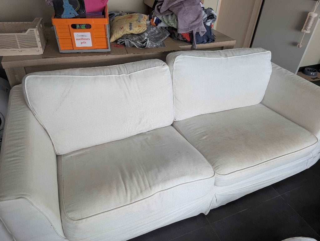 Comfortabele witte tweepersoonsbank, Huis en Inrichting, Zetels | Zetels, Ophalen, Gebruikt, 150 tot 200 cm, Tweepersoons