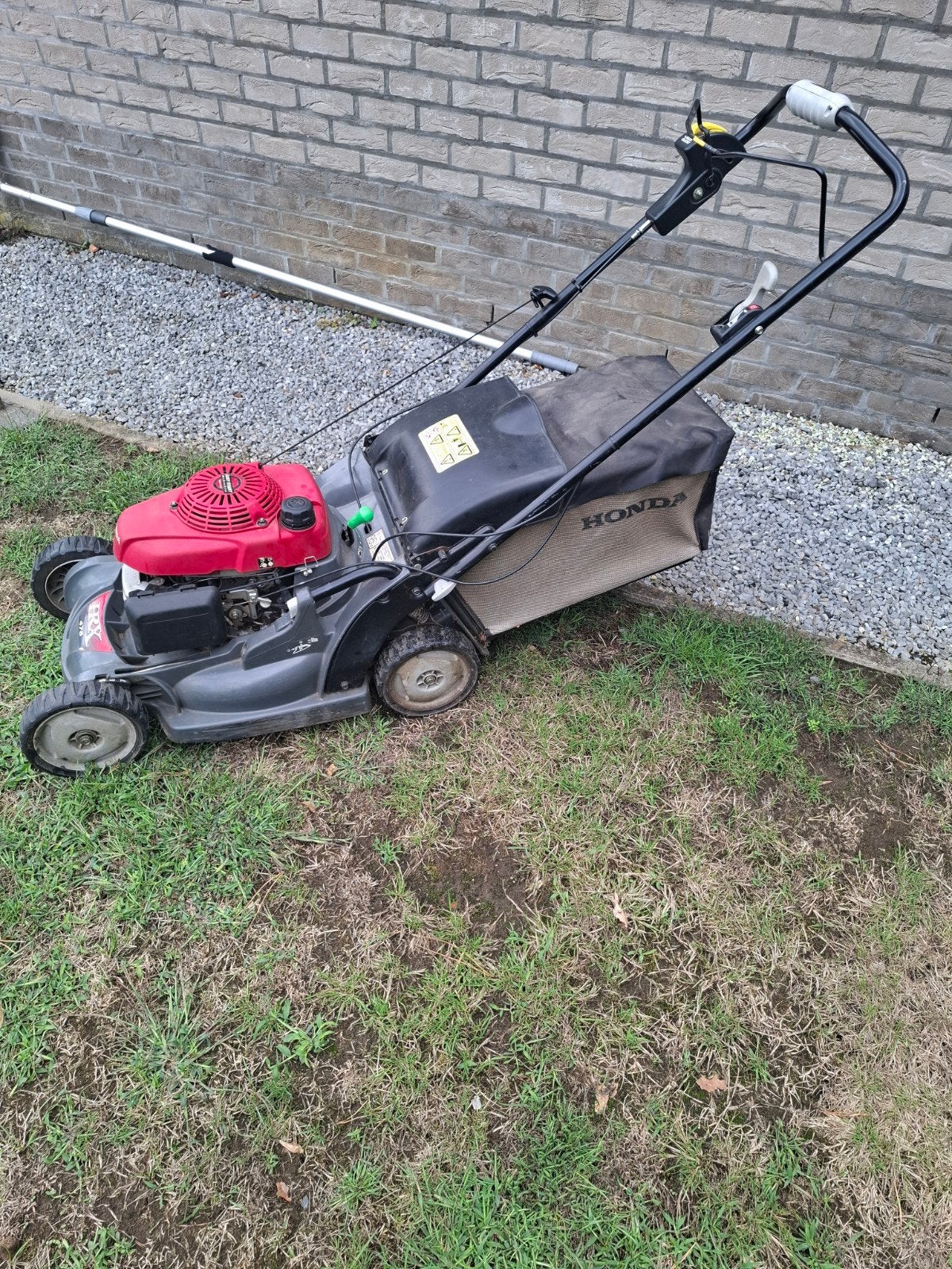honda hrx476 benzine grasmaaier zelftrekker in goede staat, Ophalen, Honda., Zo goed als nieuw, Benzine-grasmaaier