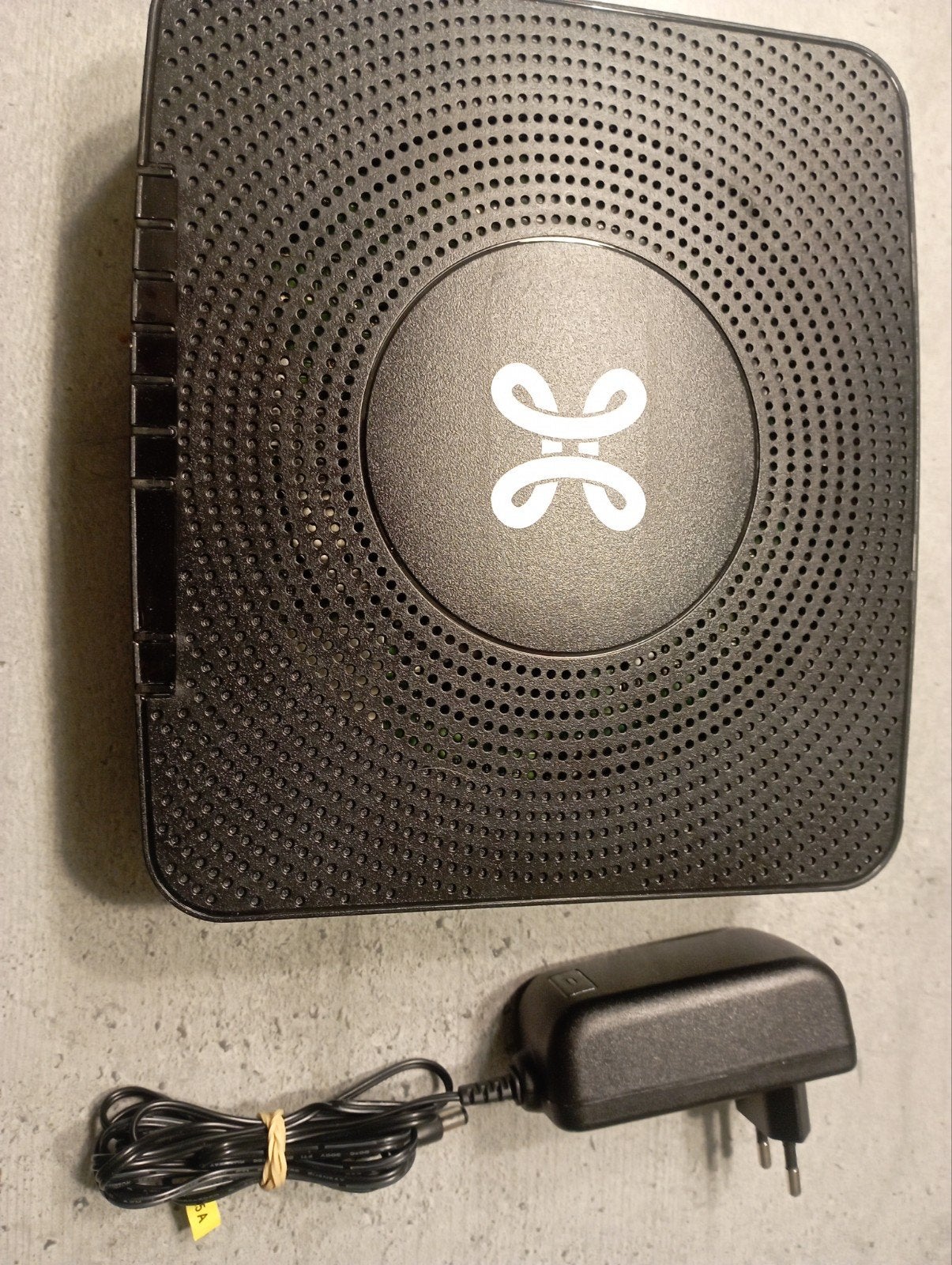 Proximus Scarlet 3V+ b-box-modem, Ophalen of Verzenden, Gebruikt, Router met modem, Sagemcom