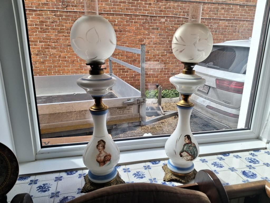 2 antieke olielampen napoleon en josephine, Enlèvement