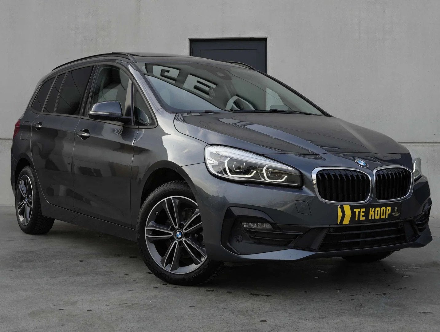 BMW 2 Serie 216 Sport Line | 7 zitplaatsen | Panoramadak | H, 90 kW, 122 pk, https://public.car-pass.be/vhr/888e9403-bfb0-4d4e-8162-f0f4b79d91f7