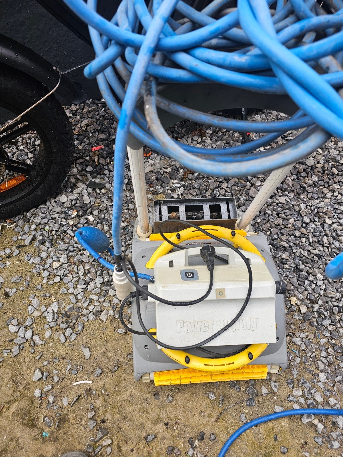 Zwembadrobot doet bodem en half wanden., Tuin en Terras, Ophalen