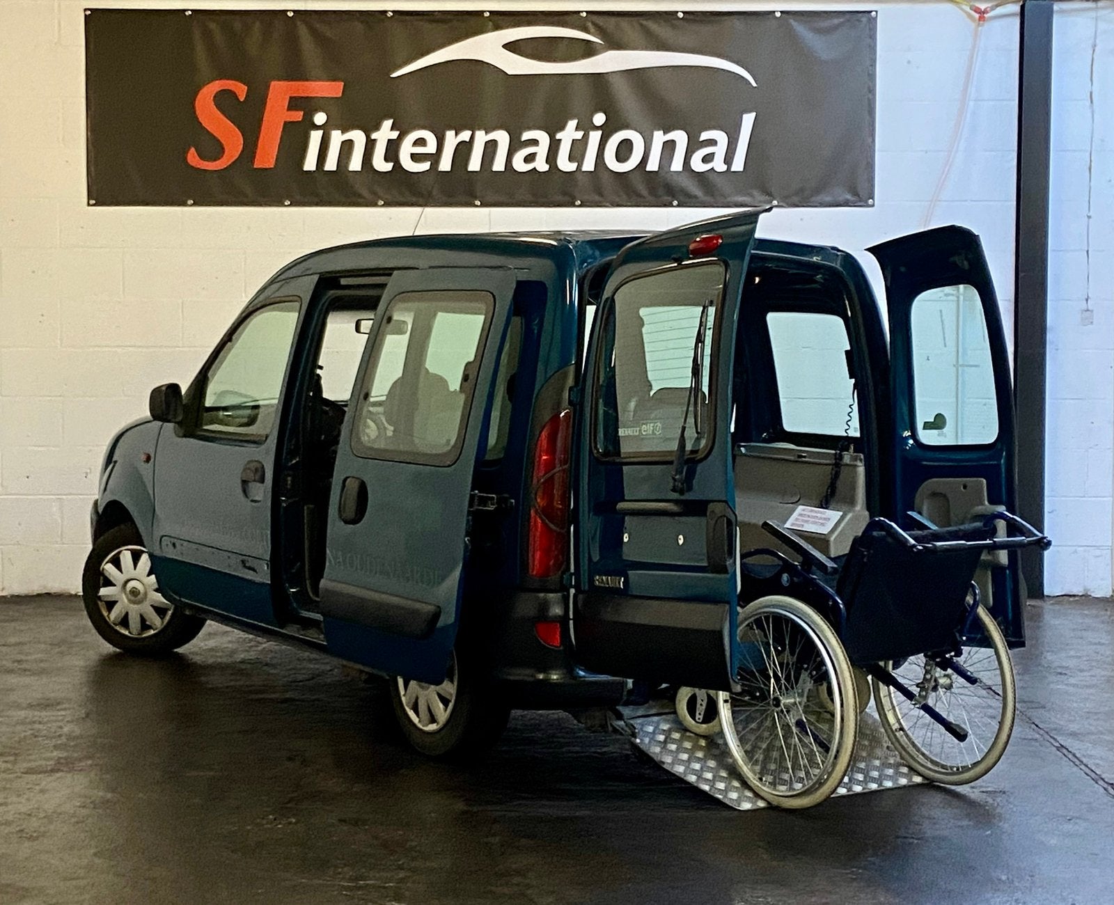 ♿️Renault Kangoo 1.2benzine Rolstoel Invalide TPMR, Auto's, 4 deurs, Monovolume, Elektrische ramen, Bedrijf