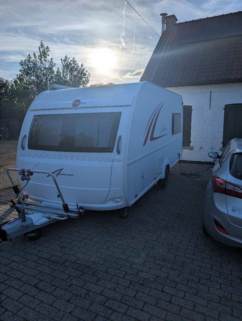 Caravan Burstner Averso 430 TS, 4 à 5 mètres, Poêle, Particulier, Siège standard