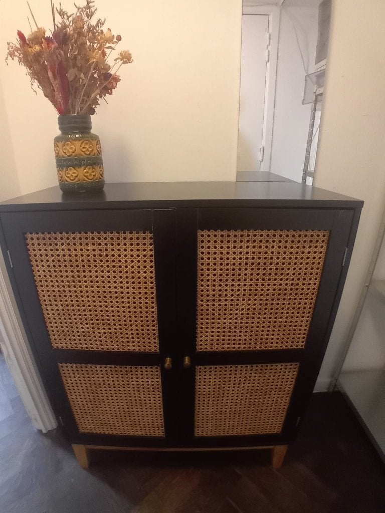 Zwart en rotan kastje, Huis en Inrichting, Kasten | Ladekasten, Ophalen, Gebruikt, 100 tot 150 cm, 50 tot 100 cm