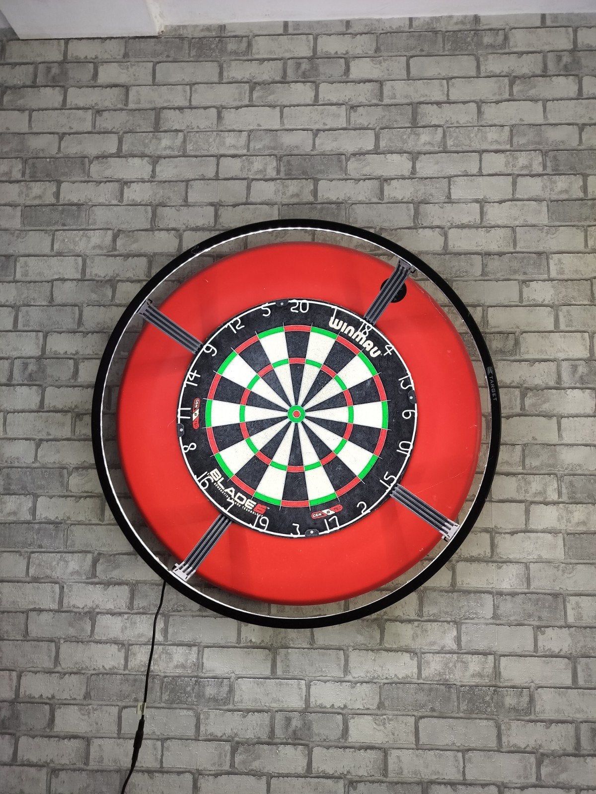 target Corona led licht en surround, Sport en Fitness, Darts, Ophalen of Verzenden, Zo goed als nieuw, Overige typen