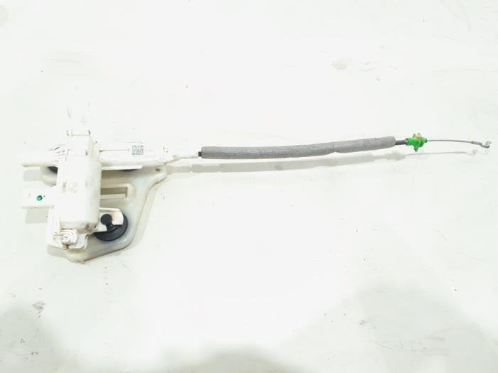 Sluithulpmotor portier links-achter van een Mercedes GLC-Kla, Gebruikt, -, Ophalen of Verzenden, -
