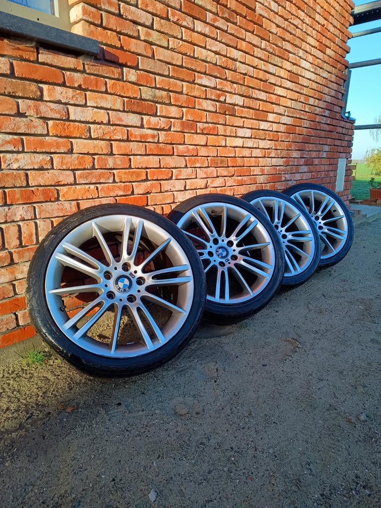 4 roues sport BMW 225/40 ZR 18 avec 4 pneus, Enlèvement, Pneu(s), Autre