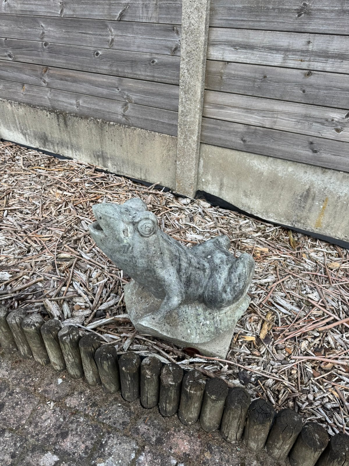 Tuinbeeld grote kikker, Ophalen