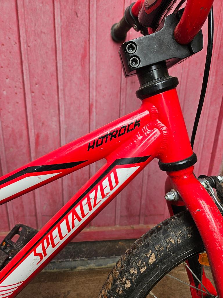 Vélo SPECIALIZED 16 pouces pour enfant, Vélos & Vélomoteurs, Specialized, Enlèvement ou Envoi, Stabilisateurs, Frein à rétropédalage
