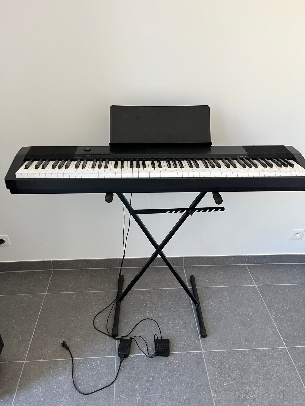 Keyboard / piano, Muziek en Instrumenten, Keyboards, Ophalen, Zo goed als nieuw
