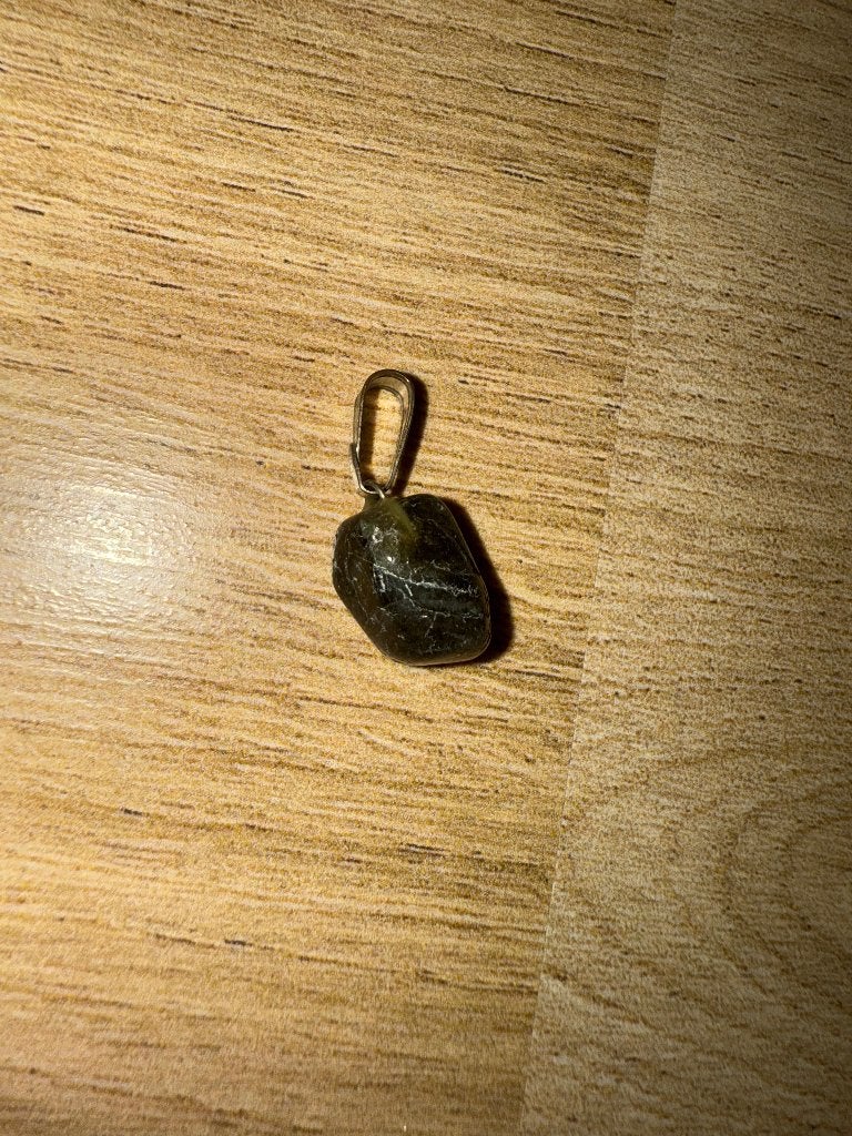 Pendentif pierre précieuse verte, Enlèvement ou Envoi, Neuf