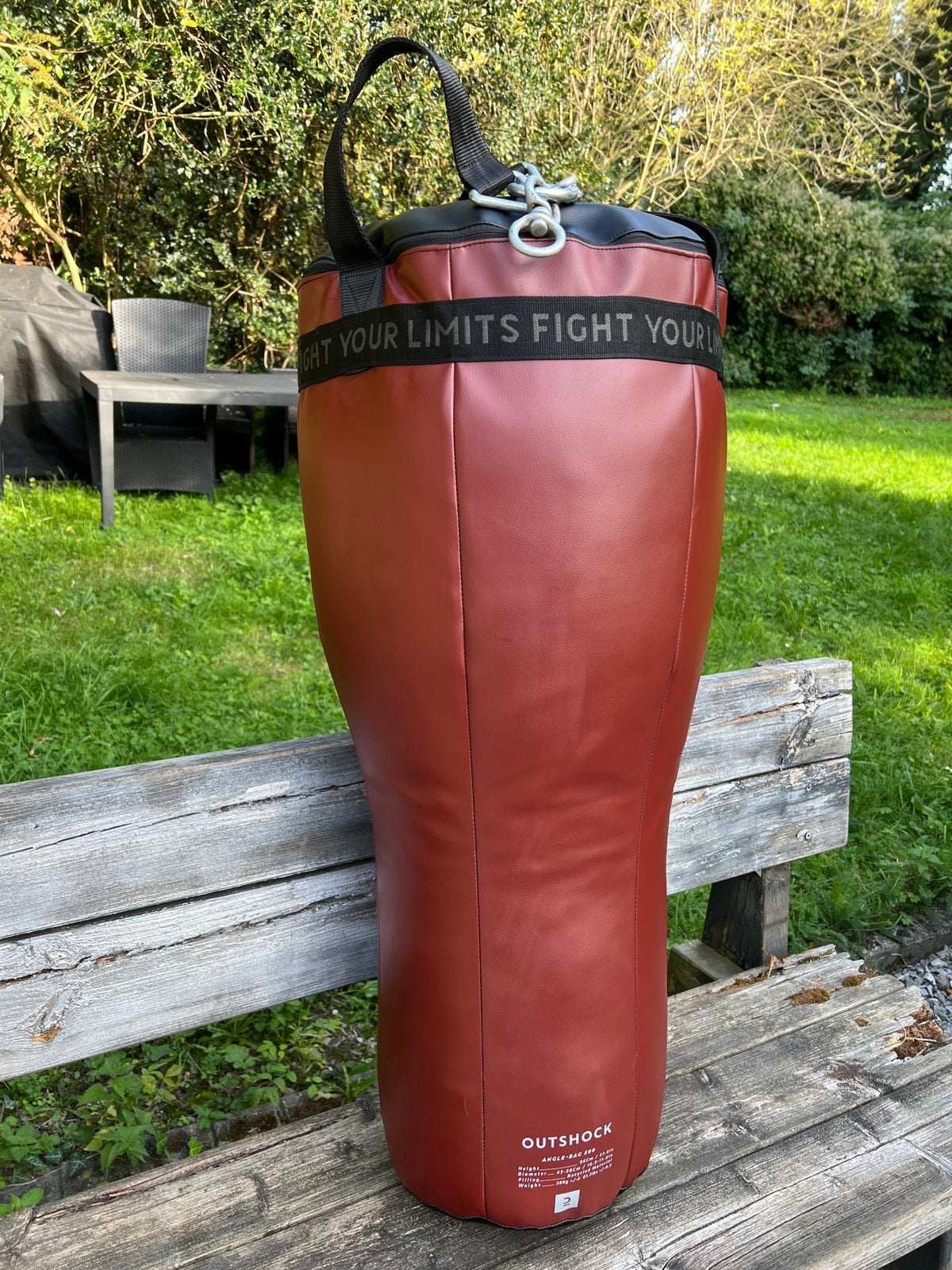 Sac de frappe/boxe Outshock 28kg à suspendre, Enlèvement, Utilisé