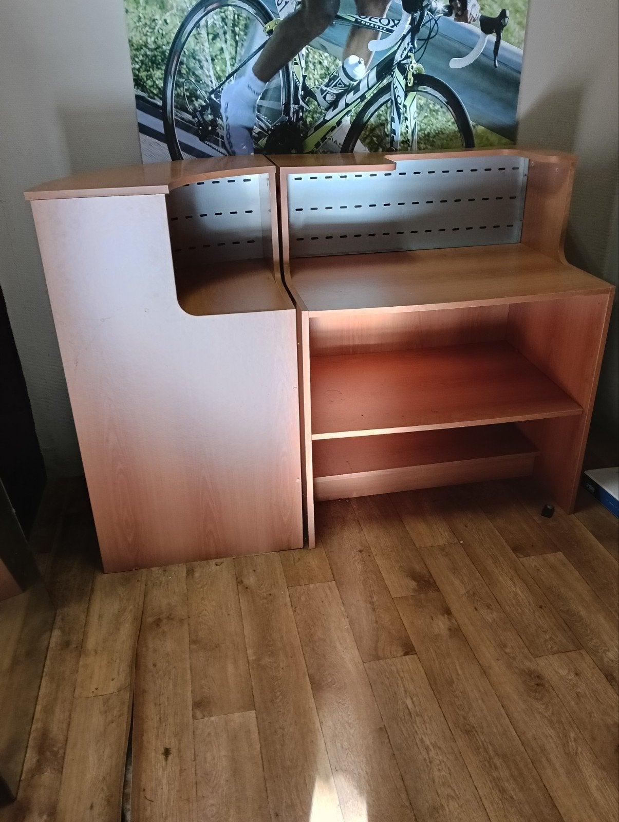 Bureau, Muziek en Instrumenten, Ophalen
