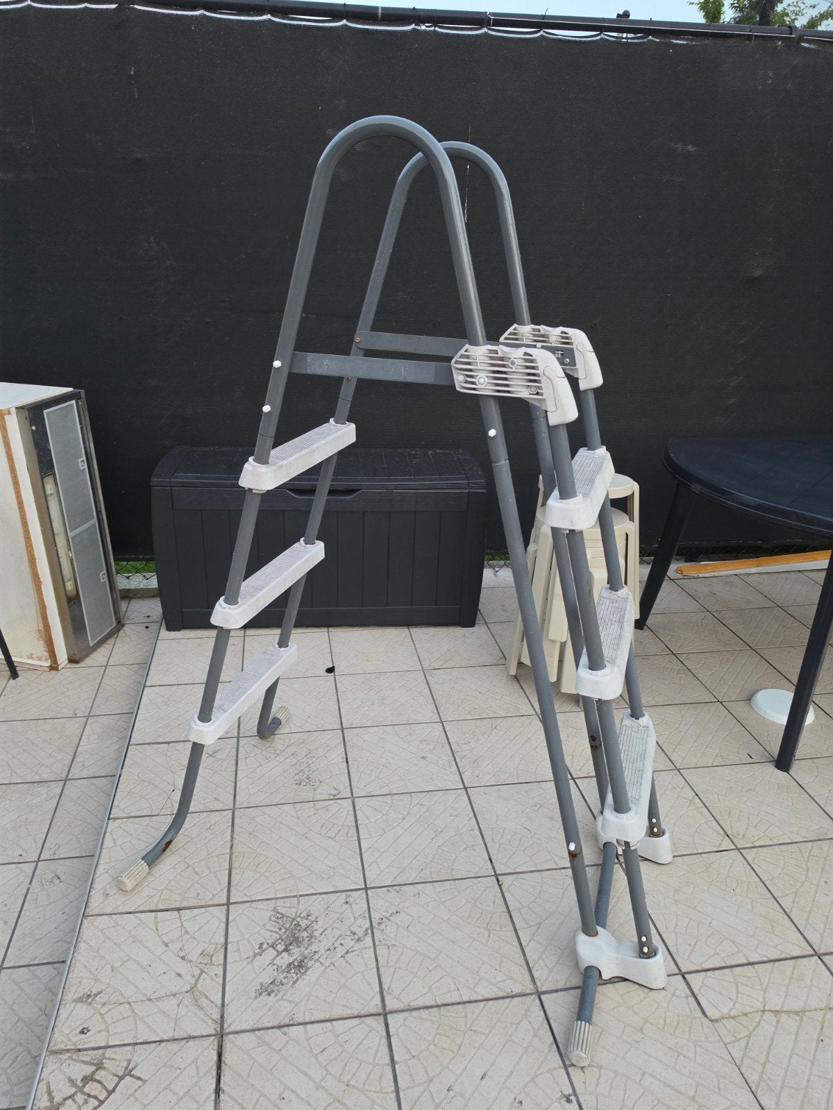 Echelle de piscine pour piscine de 1 m de haut Bestway Intex, Enlèvement