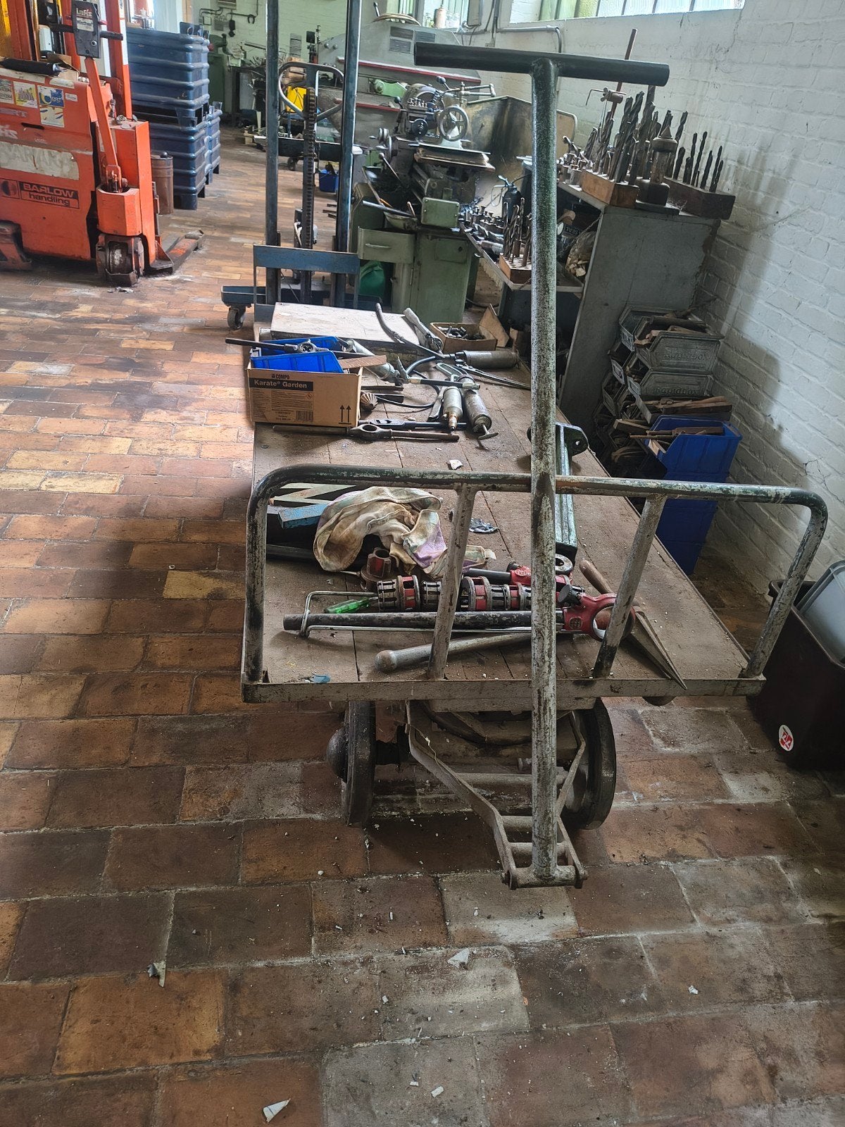 Handtrekwagen, Ophalen