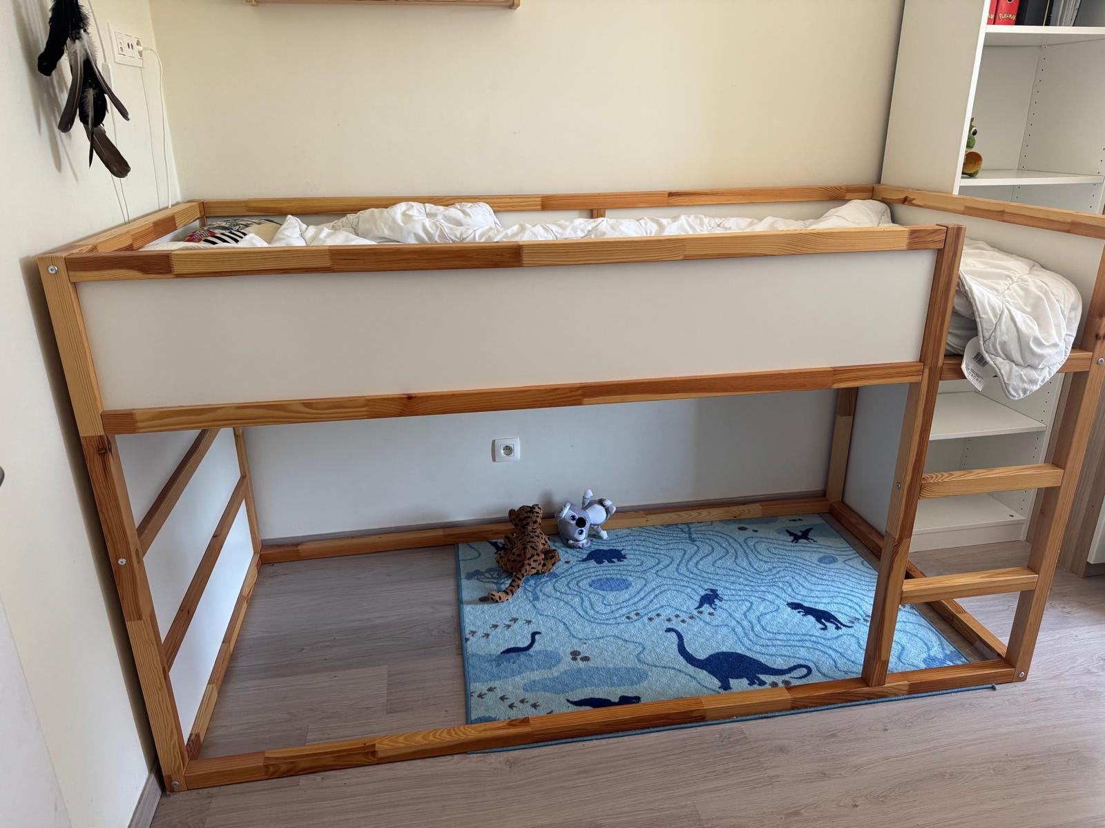 Bed - KURA (Ikea), Kinderen en Baby's, Kinderkamer | Stapelbedden en Hoogslapers, Ophalen, Zo goed als nieuw