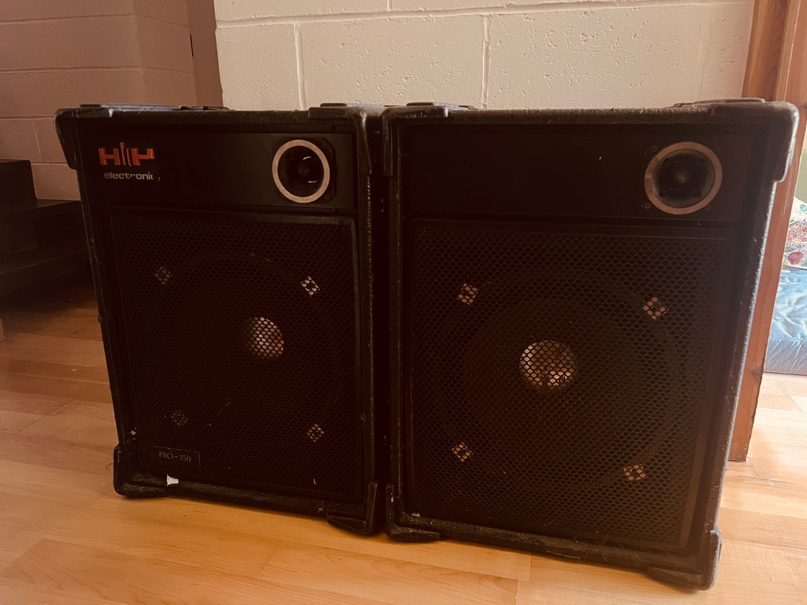 HH Electronics Pro 150 speaker pair + Roland CPM-120, Enlèvement, Comme neuf