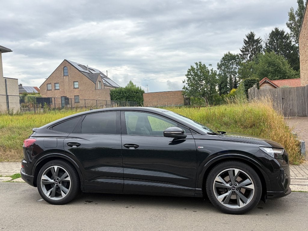 Audi q4 e-tron s-line Sportback, Autos, Volant multifonction, Achat, Entretenue par le concessionnaire, Noir