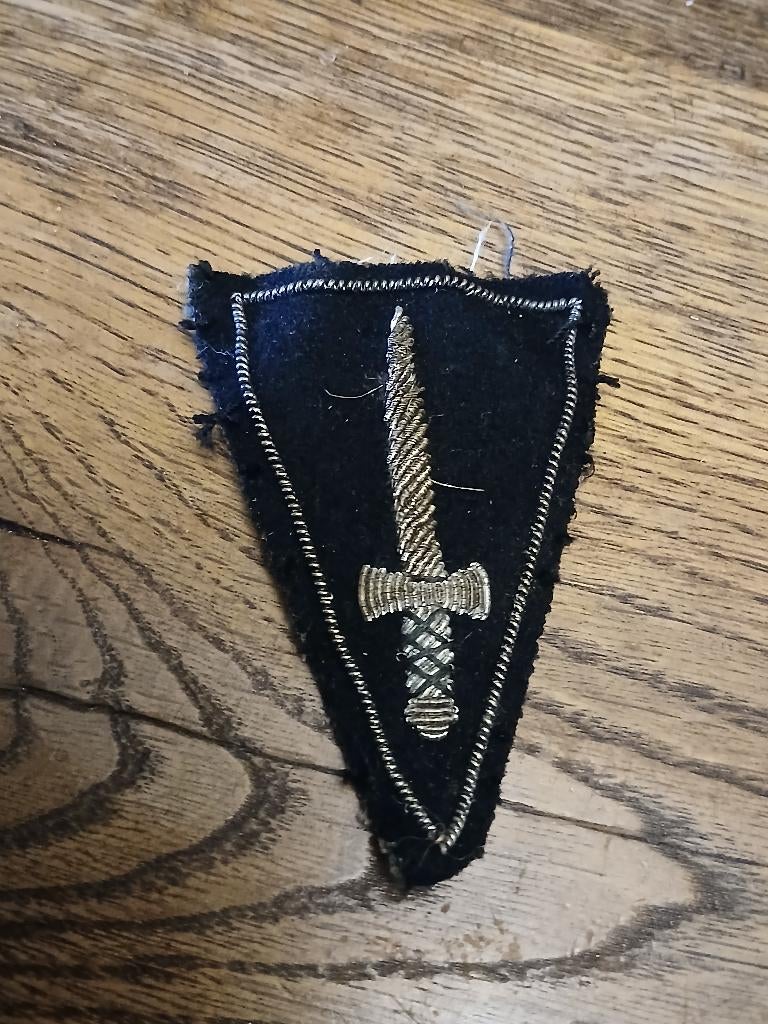 Brevet A commando version officier brodé or, Envoi, Armée de terre, Emblème ou Badge