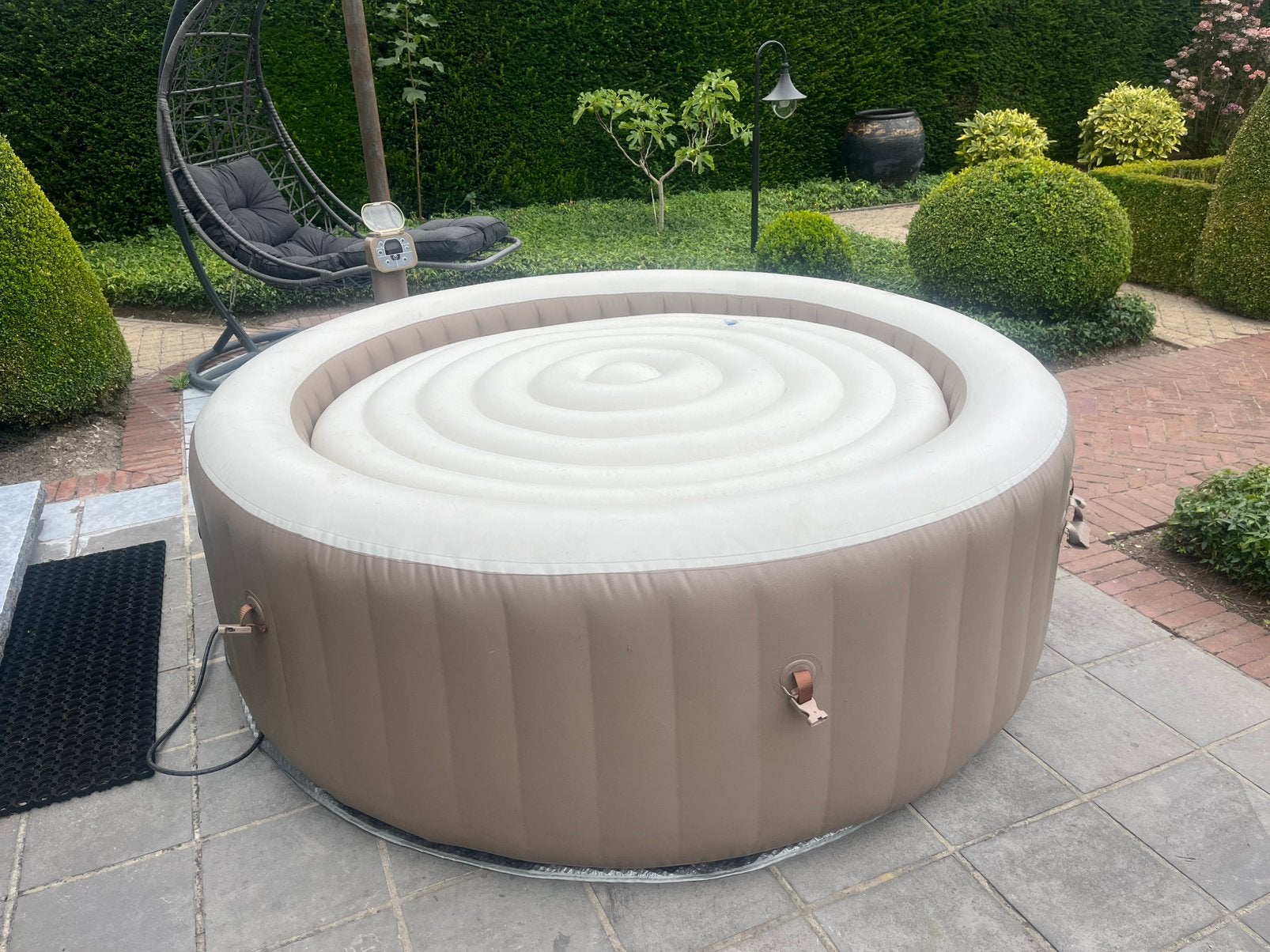 Intex yacusi, Jardin & Terrasse, Bains à remous et Spas, Enlèvement ou Envoi, Comme neuf, Pompe