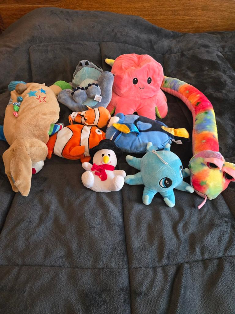 9 knuffels Nemo, Dirk, Stitch,..., Kinderen en Baby's, Speelgoed | Knuffels en Pluche, Ophalen