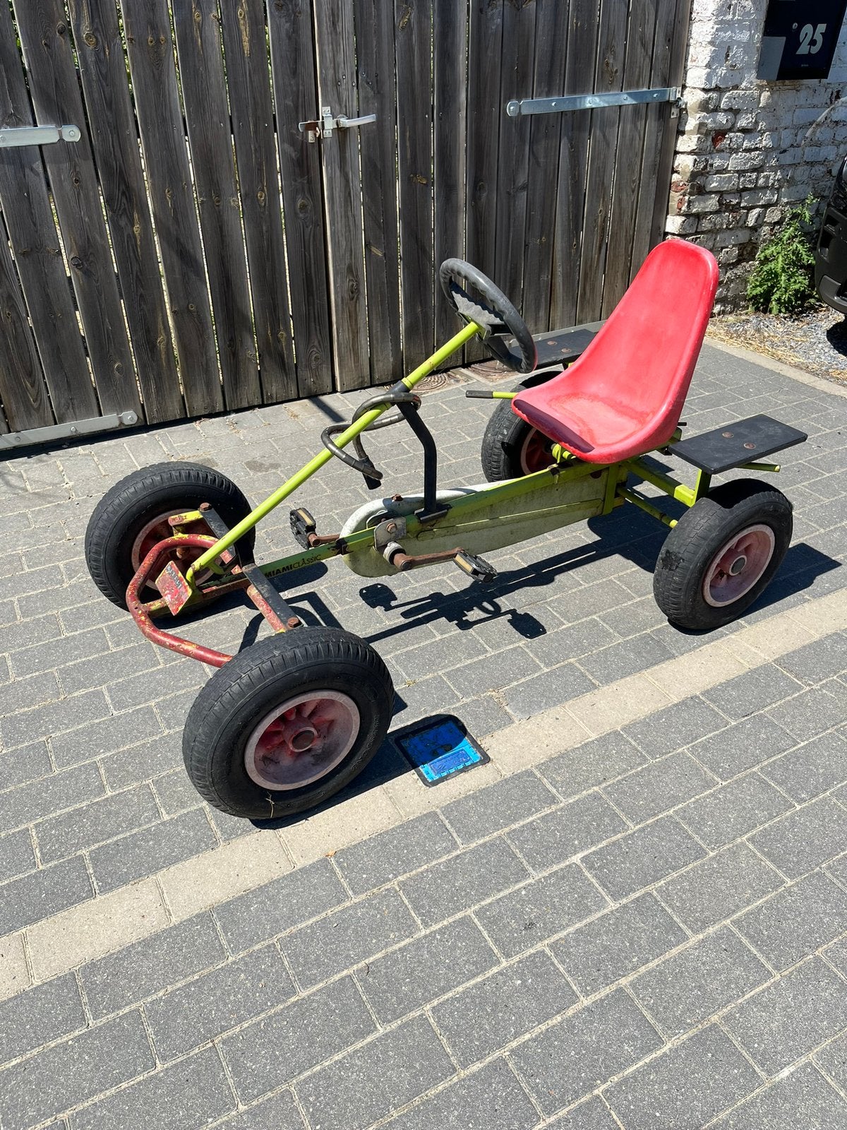 Kart à pédales en métal, Enlèvement, Utilisé, Véhicule à pédales