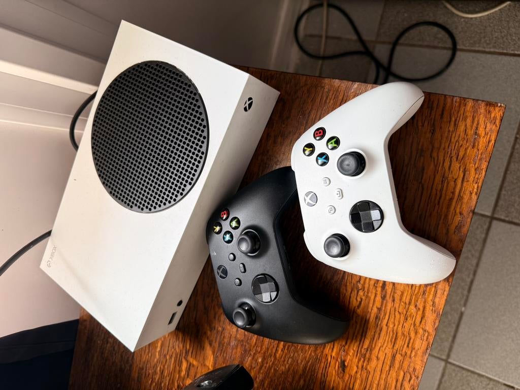 Xbox plaatst 2 controllers, Ophalen of Verzenden, Zo goed als nieuw