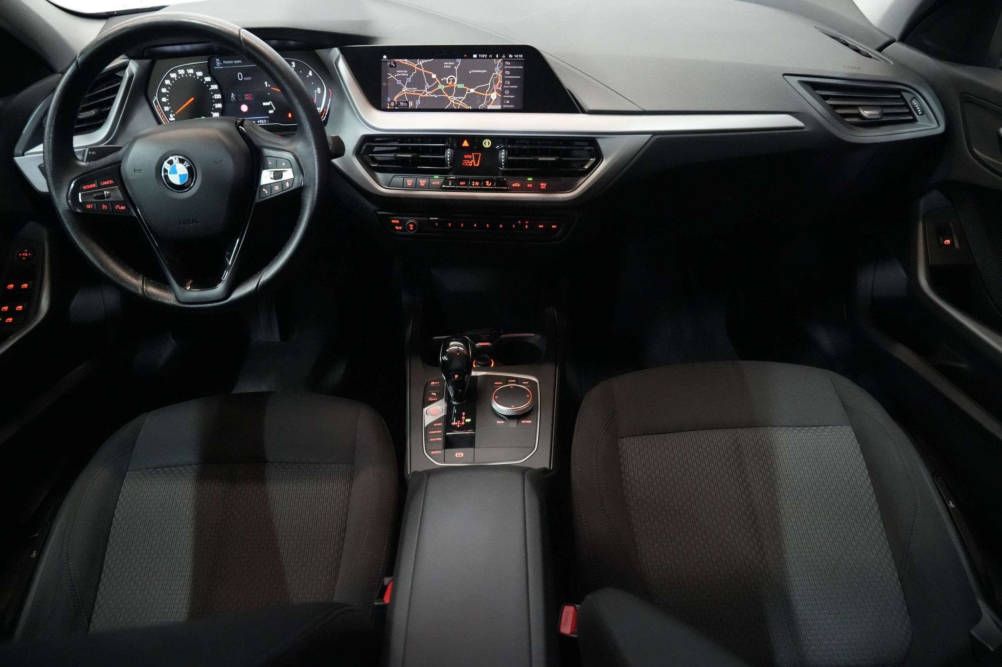 BMW 116 dA Automaat LED CarPlay EURO 6d Garantie, Automaat, Gebruikt, 5 deurs, 3 cilinders