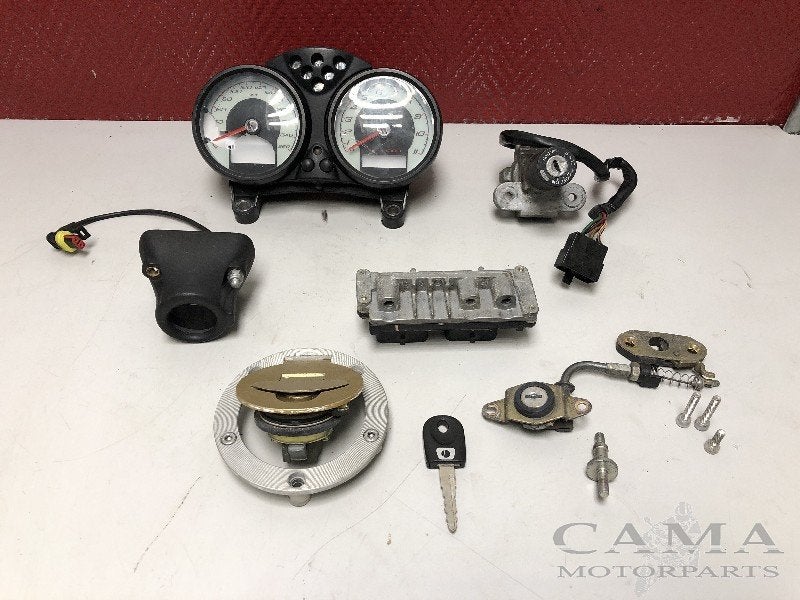 ENSEMBLE DE VERROU ET CYLINDRE DE PORTES Ducati, Dhr. S. di Majo, Utilisé, Info@cama-motorparts.nl, P.J. Troelstraweg 8 8
3144 CX  MAASSLUIS, NL
