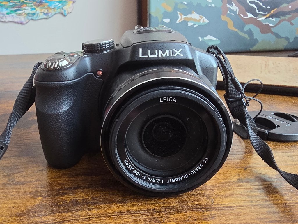 Appareil photo PANASONIC LUMIX, TV, Hi-fi & Vidéo, 12 mégapixels, Comme neuf, Enlèvement, Pare-soleil