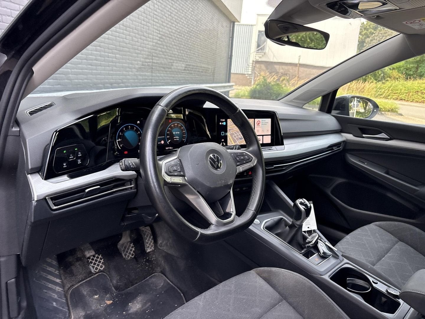 Volkswagen Golf 1.0 TSI Life Business | € 10.700,- NETTO! |, Autos, Achat, Entreprise, Boîte manuelle, Noir