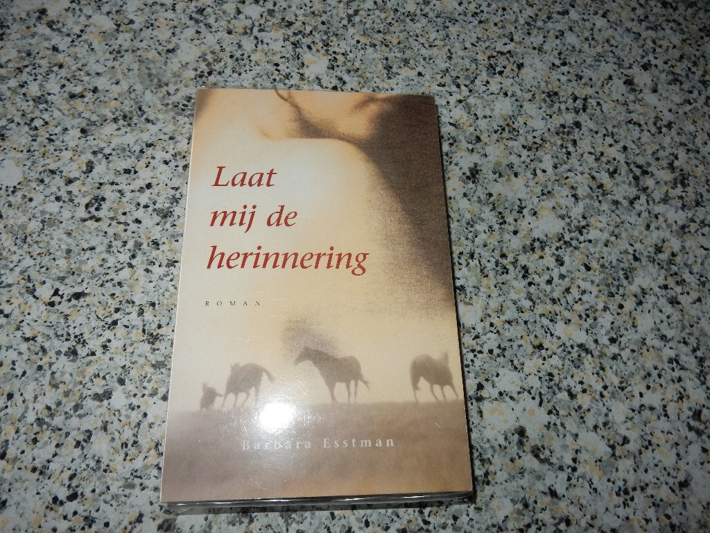 nr.712 - Laat mij de herinnering - Barbara Esstman - roman, Enlèvement ou Envoi, Comme neuf
