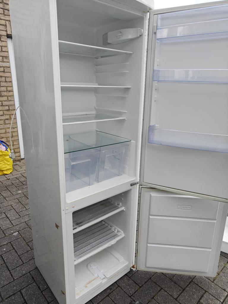 Koelkast zanussi, Elektronische apparatuur, Koelkasten en IJskasten, Ophalen, Zo goed als nieuw, Met vriesvak