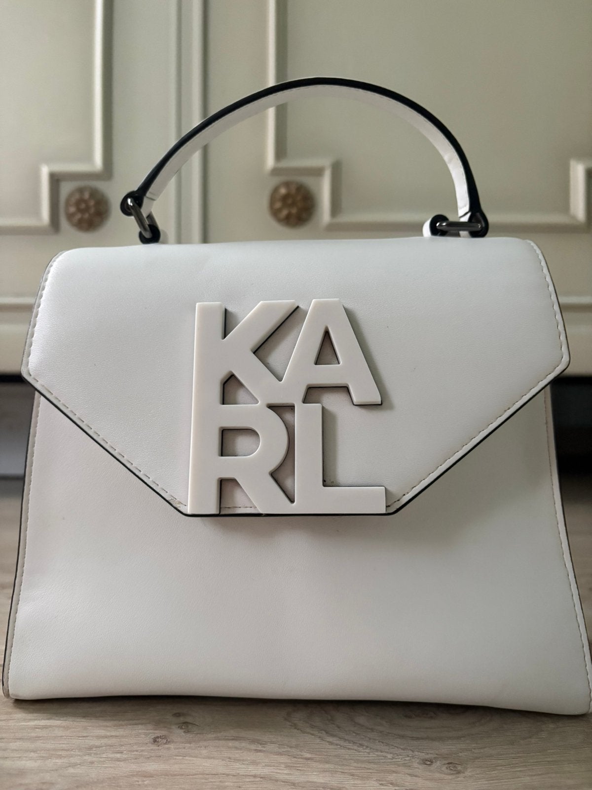 KARL LAGERFELD handtas ( bijna nieuwe) €45, Ophalen, Zo goed als nieuw, Wit, Handtas