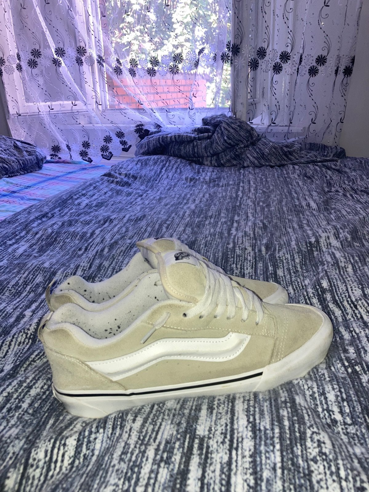 Schoenen, Kleding | Dames, Beige, Ophalen of Verzenden, Zo goed als nieuw, Sneakers