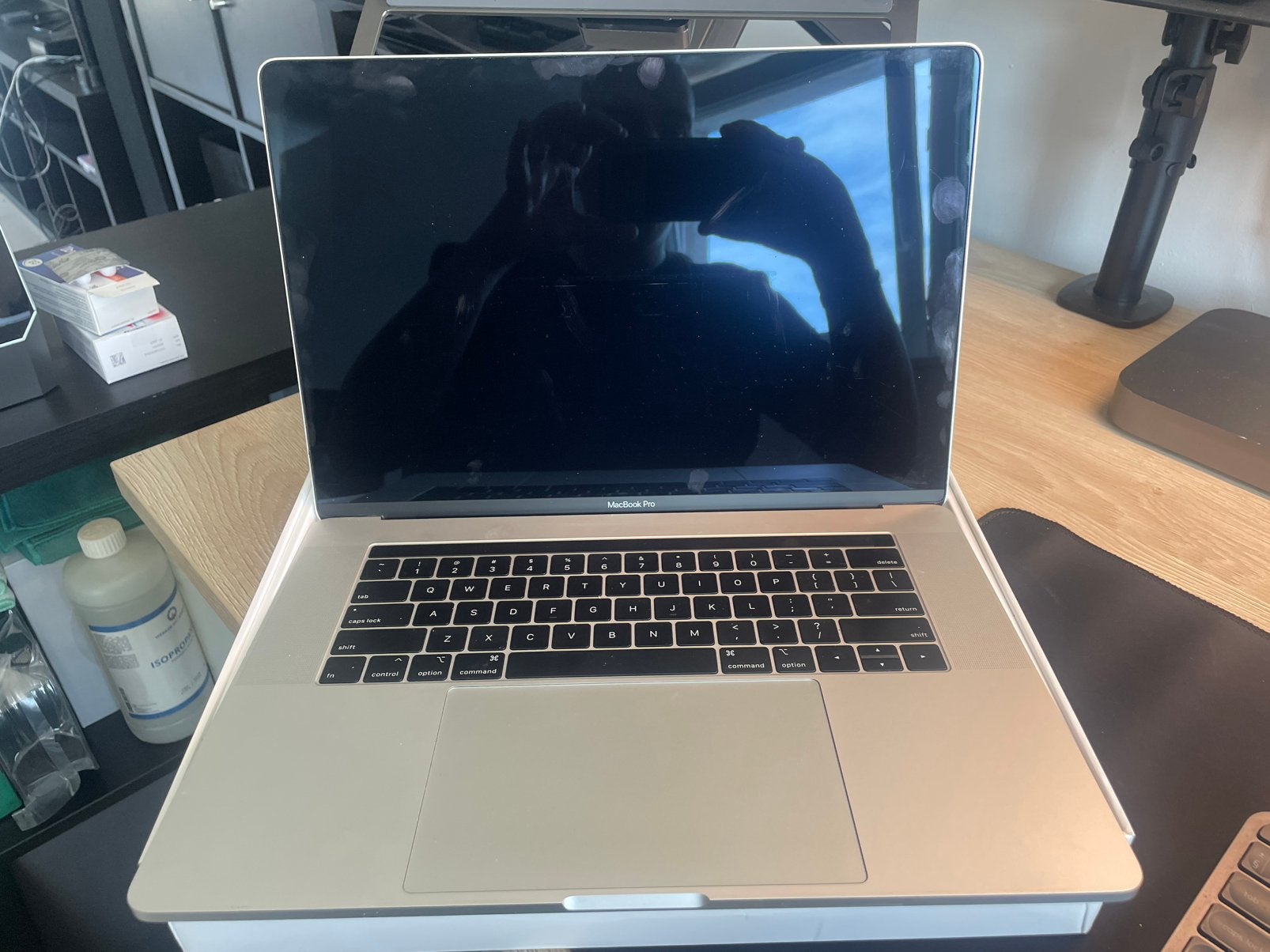MacBook Pro 2019 iCloud Lock, Ophalen of Verzenden, Zo goed als nieuw, MacBook