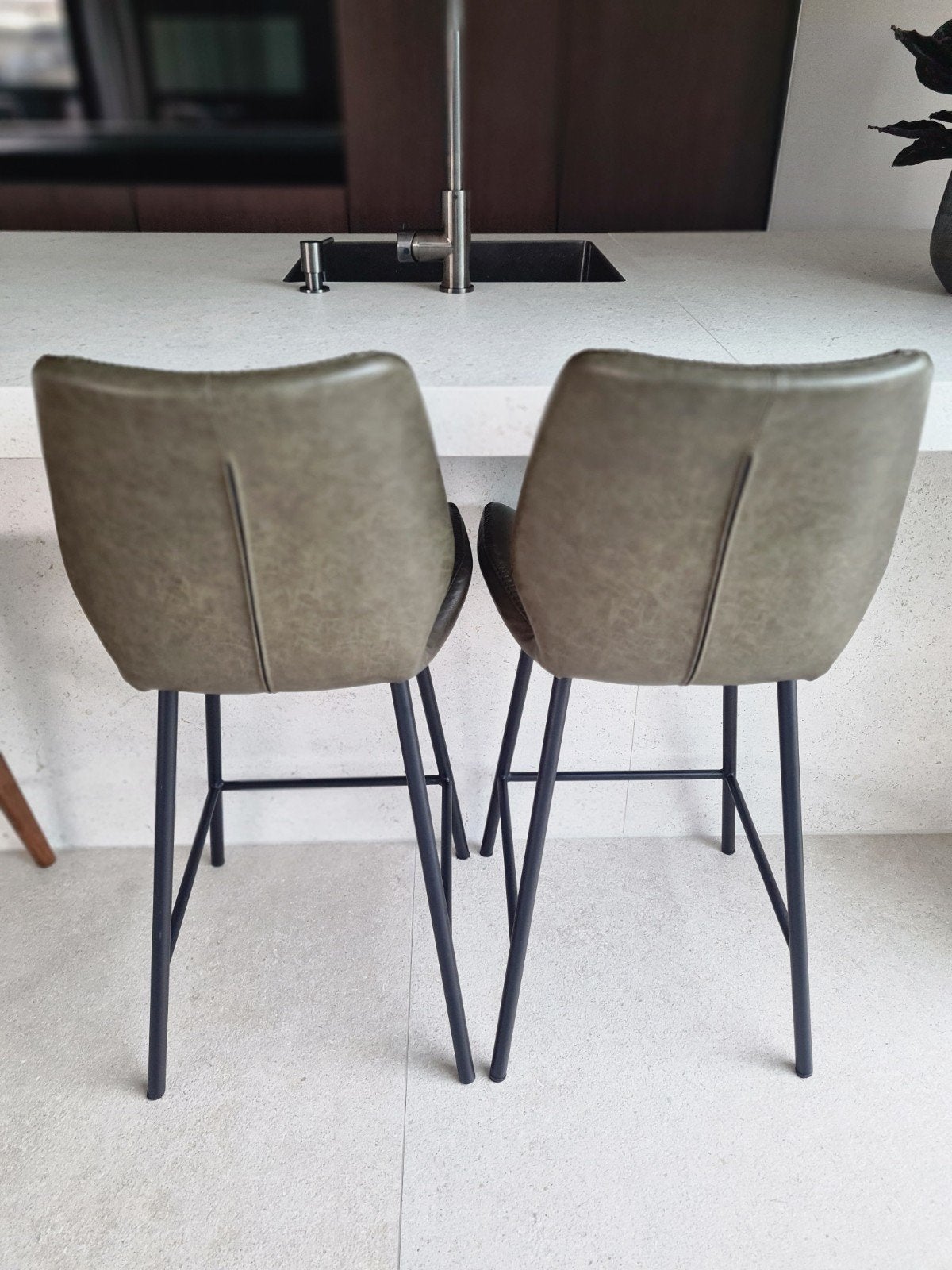 2 barkrukken (lederen look), Huis en Inrichting, Ophalen
