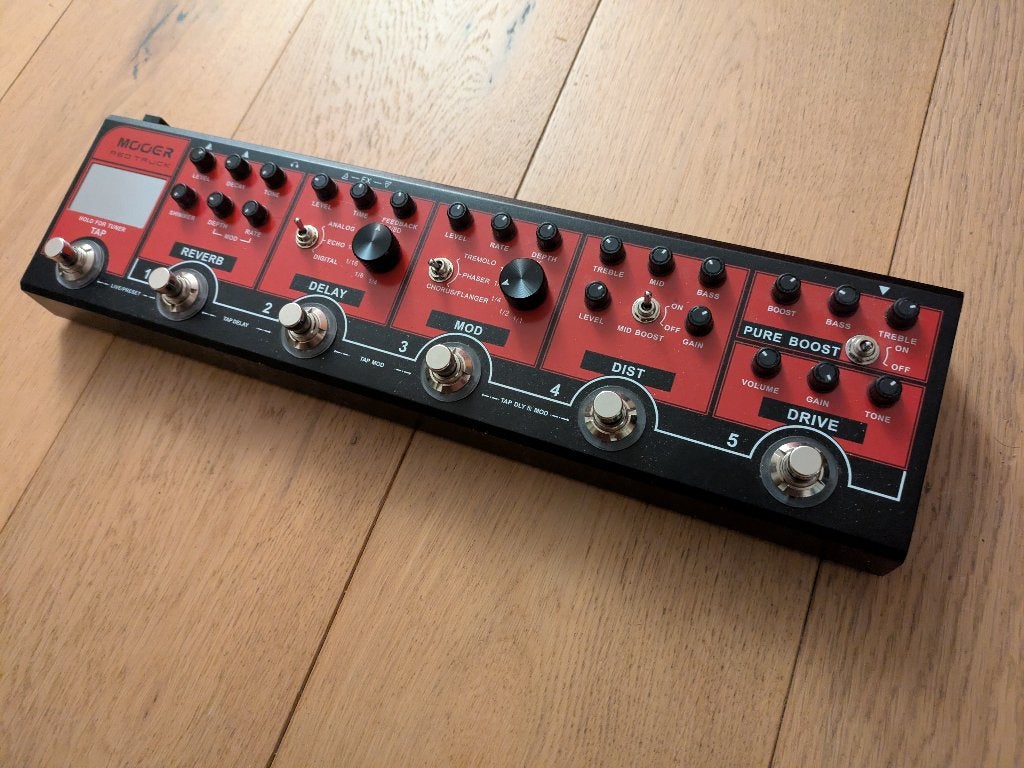 Multi-effets Mooer Red Truck, Musique & Instruments, Effets, Comme neuf, Chorus, Delay ou Écho, Distortion, Overdrive ou Fuzz