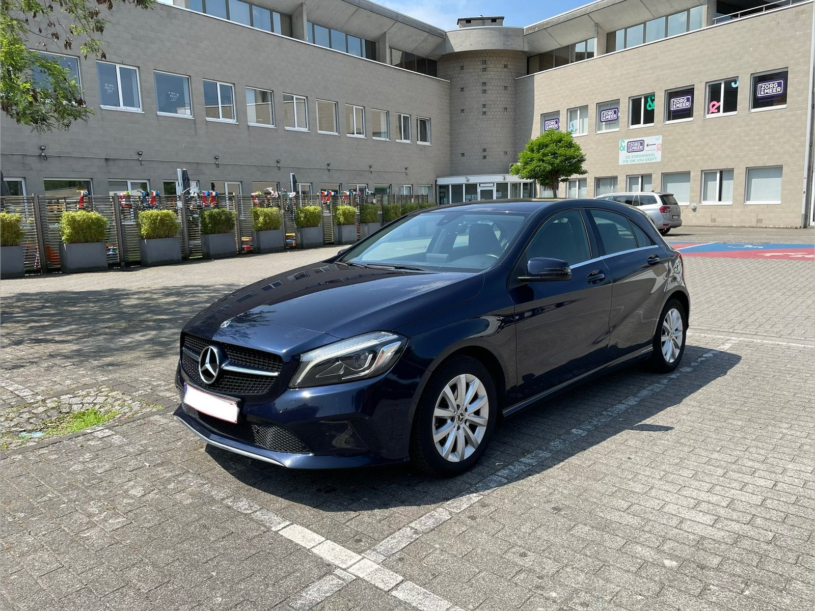 Mercedes-Benz A-Klasse A 180d 2018, Auto's, Voorwielaandrijving, Euro 6, 4 cilinders, Leder en Stof