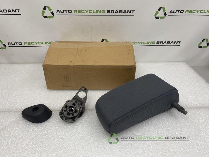 Accoudoir d'un Opel Meriva, -, 3 mois de garantie, Utilisé, -