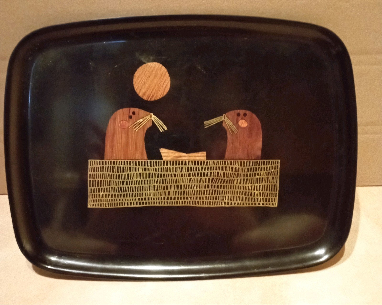 Vintage dienblad met zeehonden van Couroc, Monterey, Enlèvement ou Envoi, Utilisé, Rectangulaire, Autres matériaux