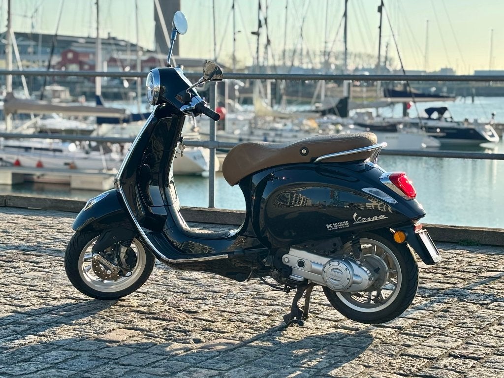 Vespa Primavera 50 – zwart – 2020, Fietsen en Brommers, Scooters | Vespa, Ophalen, Gebruikt, Overige modellen, 49 cc