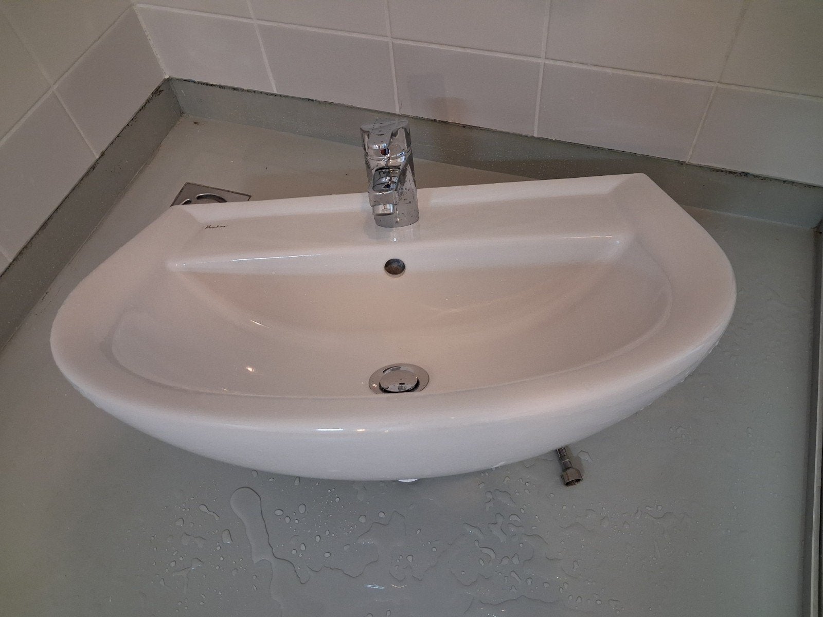 Gratis lavabo + kraan in goede staat, Enlèvement