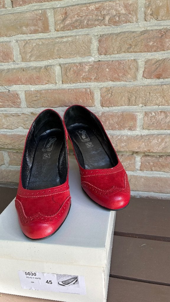Rode pumps maat 45, Kleding | Dames, Pumps, Stravers Shoes, Ophalen of Verzenden, Zo goed als nieuw